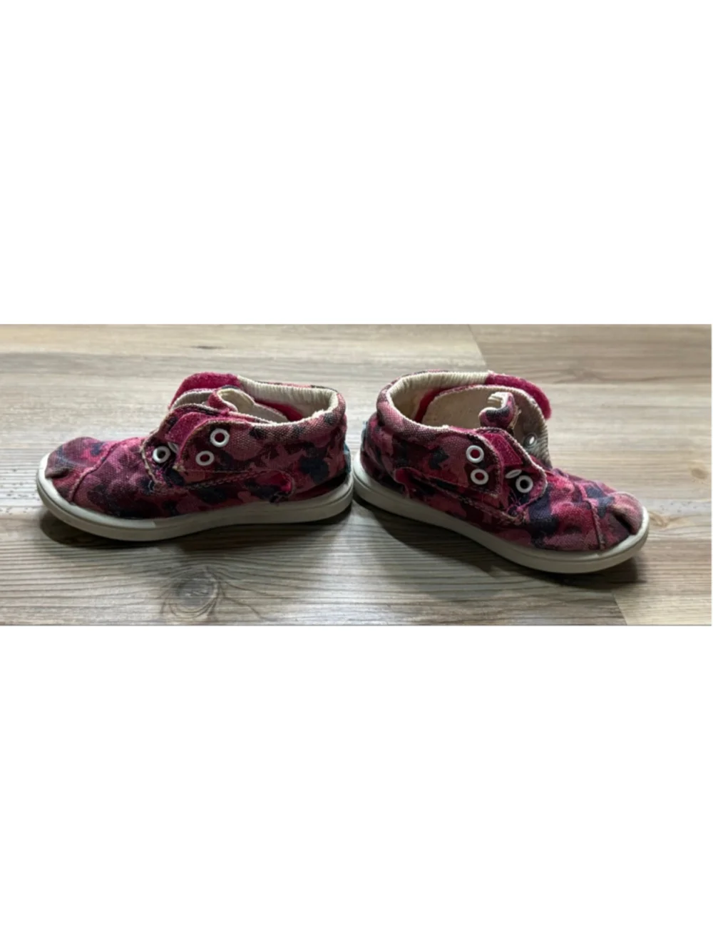 Baby TOMS Pink Red Camo High Top Shoes Size 7